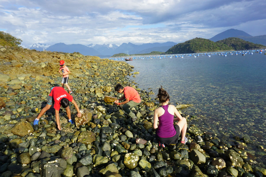 scrounging for fresh seafood in Chilean Patagonian fjords